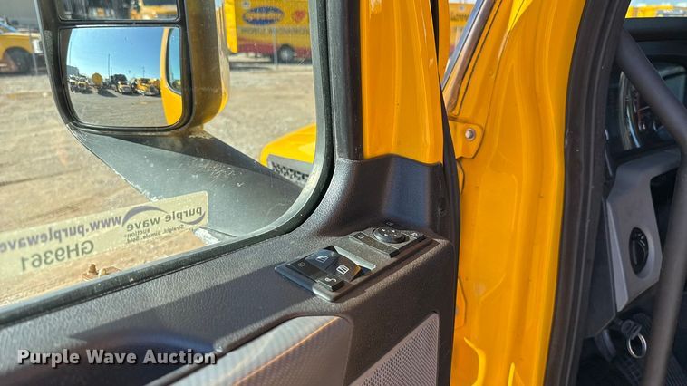 image for item GH9361 2021 Freightliner Cascadia 126 semi truck