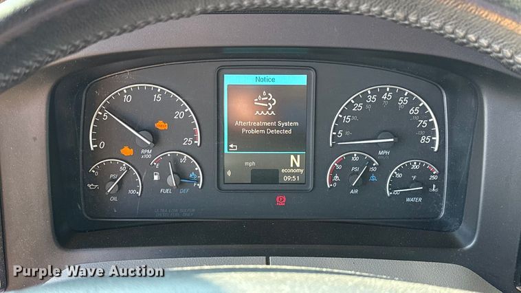 image for item GH9361 2021 Freightliner Cascadia 126 semi truck