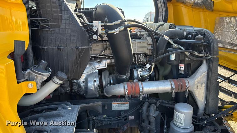 image for item GH9361 2021 Freightliner Cascadia 126 semi truck