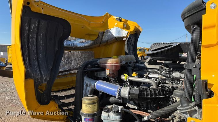 image for item GH9361 2021 Freightliner Cascadia 126 semi truck