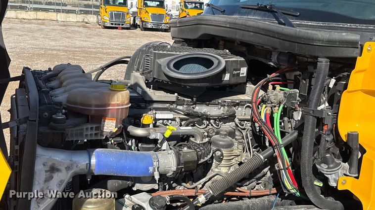 image for item GH9361 2021 Freightliner Cascadia 126 semi truck