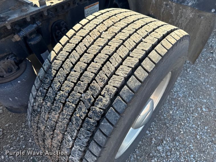 image for item GH9361 2021 Freightliner Cascadia 126 semi truck