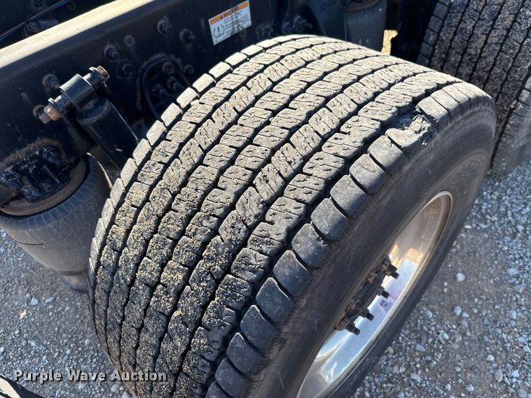 image for item GH9361 2021 Freightliner Cascadia 126 semi truck