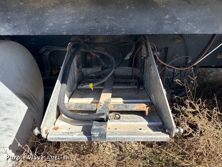 image for item GP9648 2006 International 9400i semi truck