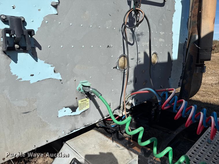 image for item GP9648 2006 International 9400i semi truck