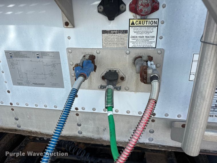 image for item GP9648 2006 International 9400i semi truck