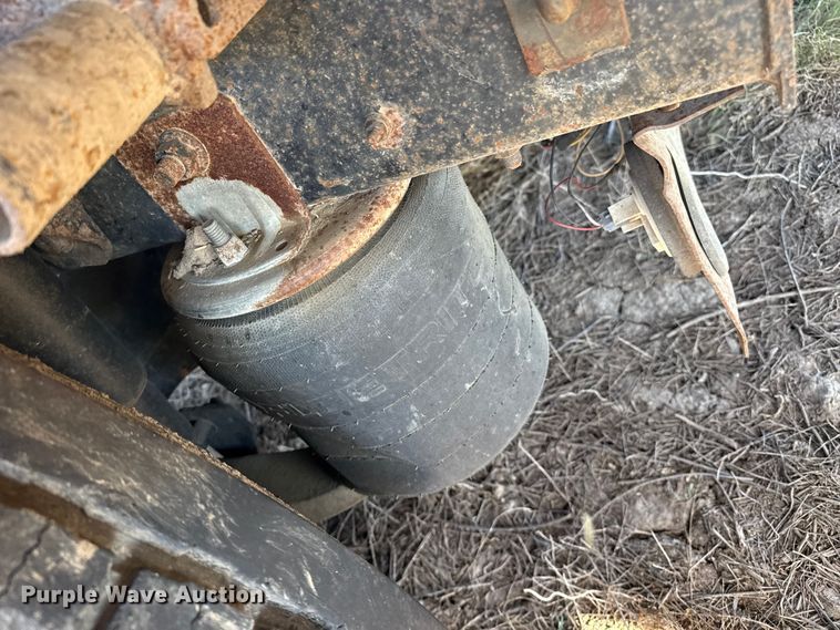 image for item GP9648 2006 International 9400i semi truck