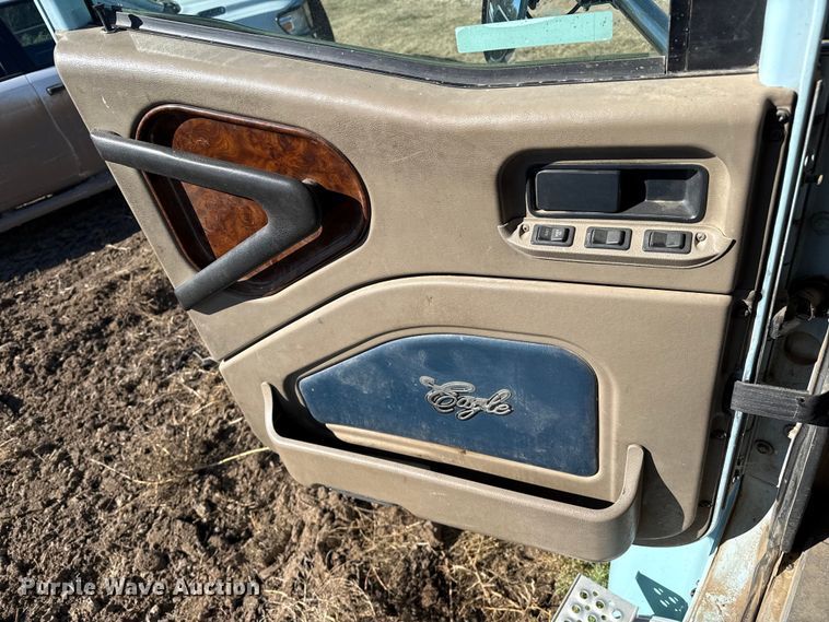 image for item GP9648 2006 International 9400i semi truck