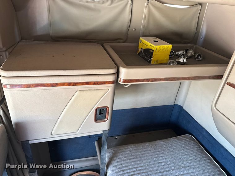 image for item GP9648 2006 International 9400i semi truck