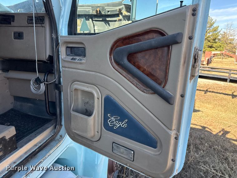 image for item GP9648 2006 International 9400i semi truck