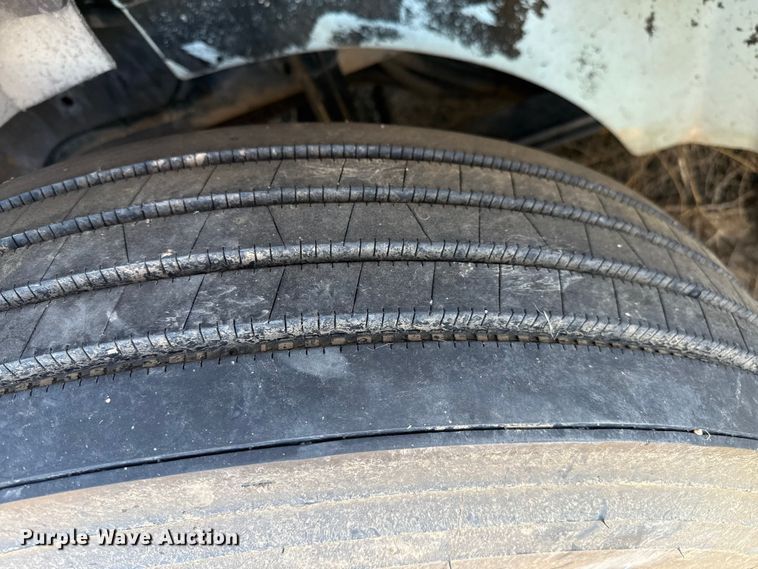 image for item GP9648 2006 International 9400i semi truck