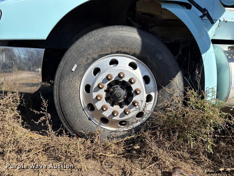 image for item GP9648 2006 International 9400i semi truck