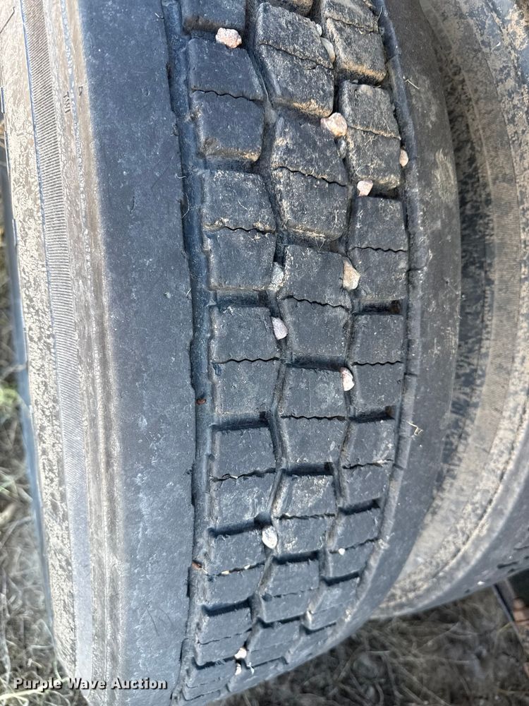 image for item GP9648 2006 International 9400i semi truck