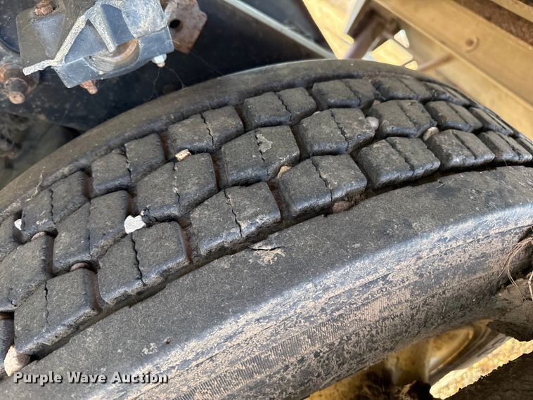 image for item GP9648 2006 International 9400i semi truck