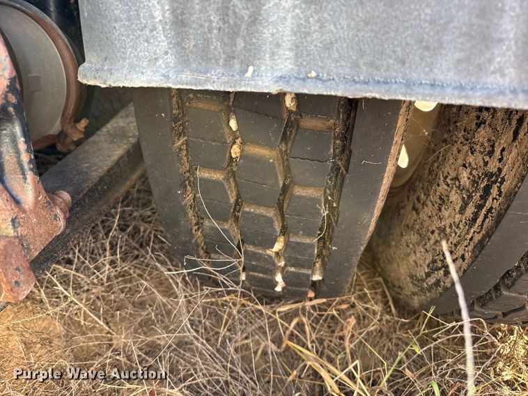 image for item GP9648 2006 International 9400i semi truck