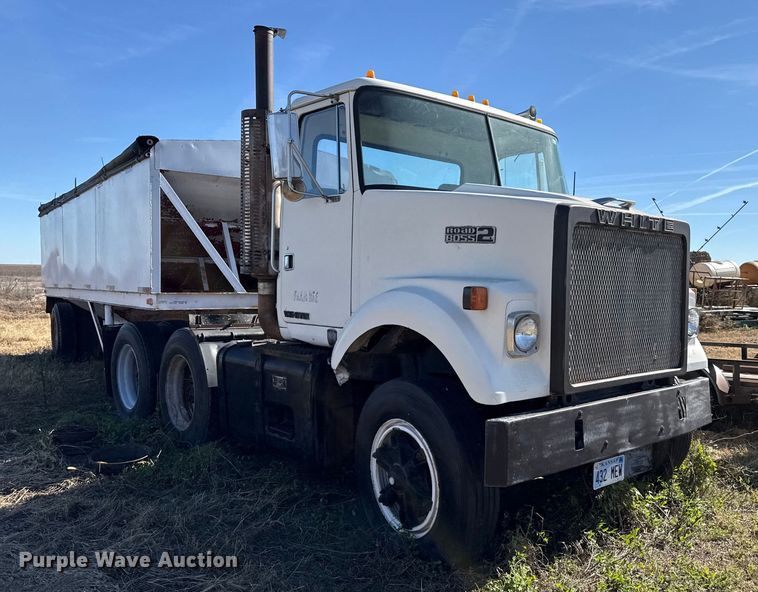 image for item GP9651 1978 White Road Boss 2 semi truck