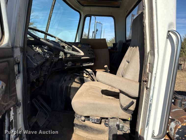 image for item GP9651 1978 White Road Boss 2 semi truck