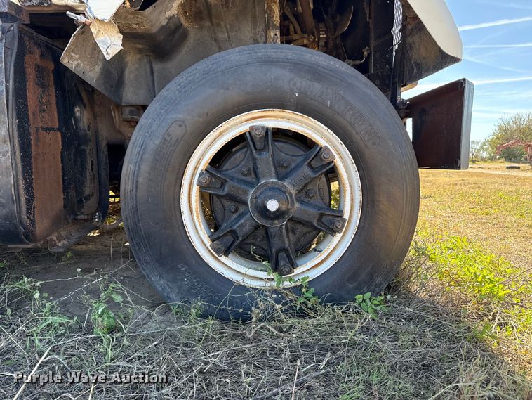 image for item GP9651 1978 White Road Boss 2 semi truck