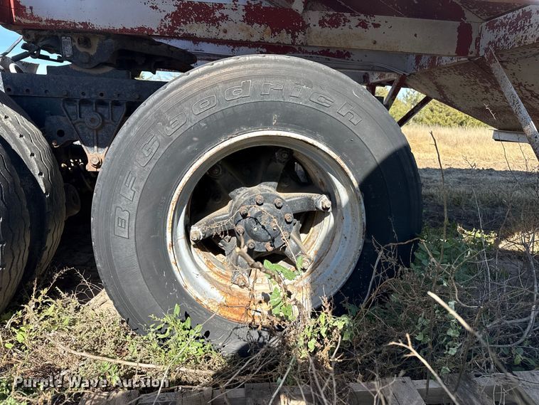 image for item GP9651 1978 White Road Boss 2 semi truck