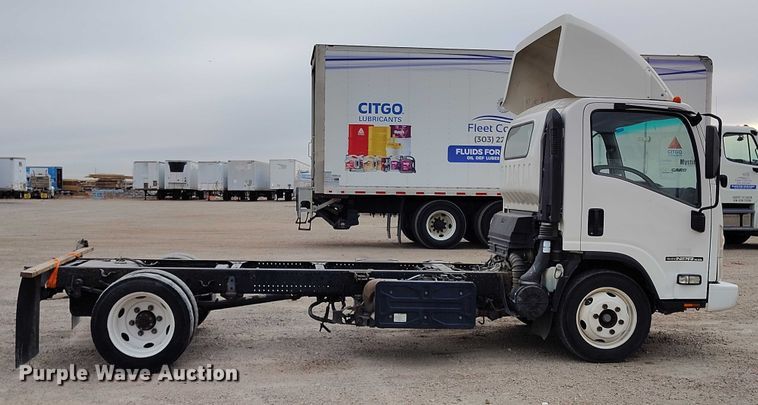 image for item IH9347 2016 Isuzu NPR-XD truck cab and chassis