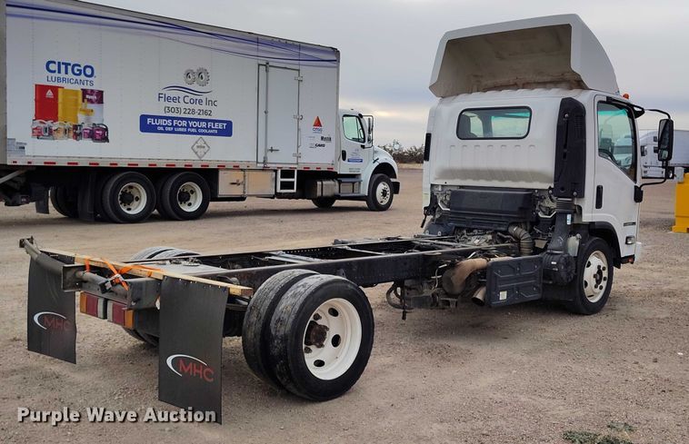 image for item IH9347 2016 Isuzu NPR-XD truck cab and chassis