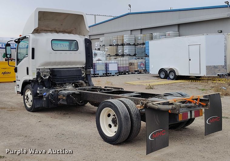 image for item IH9347 2016 Isuzu NPR-XD truck cab and chassis