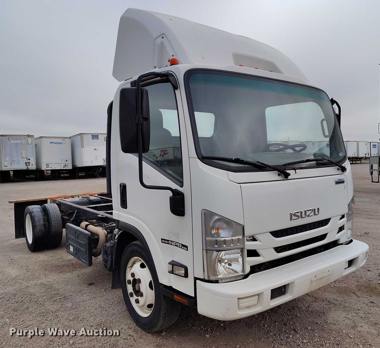 image for item IH9347 2016 Isuzu NPR-XD truck cab and chassis