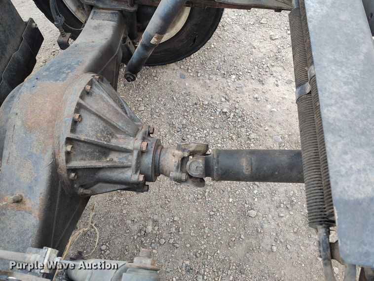 image for item IH9347 2016 Isuzu NPR-XD truck cab and chassis