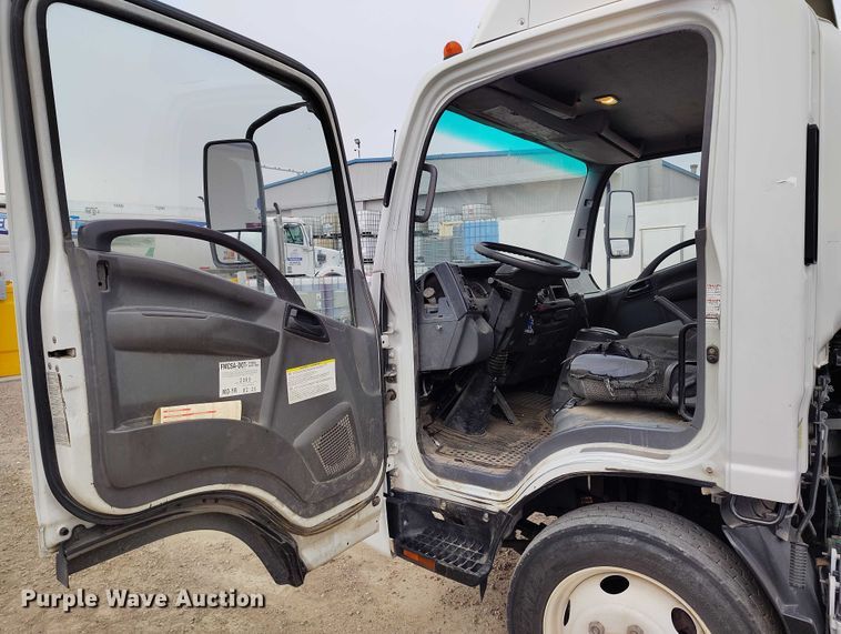 image for item IH9347 2016 Isuzu NPR-XD truck cab and chassis