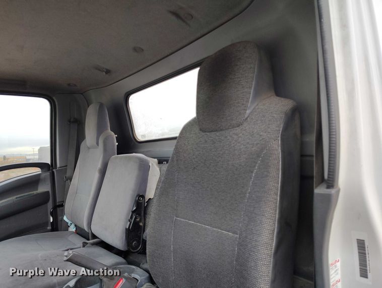 image for item IH9347 2016 Isuzu NPR-XD truck cab and chassis