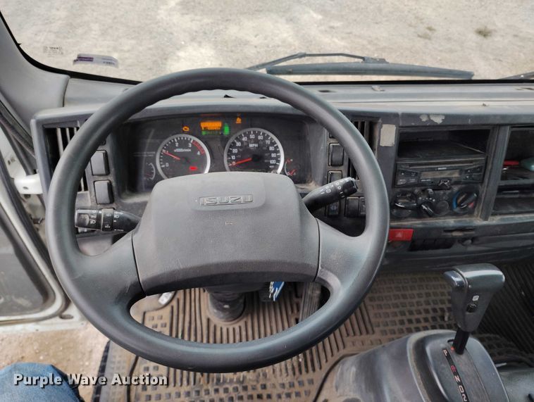 image for item IH9347 2016 Isuzu NPR-XD truck cab and chassis