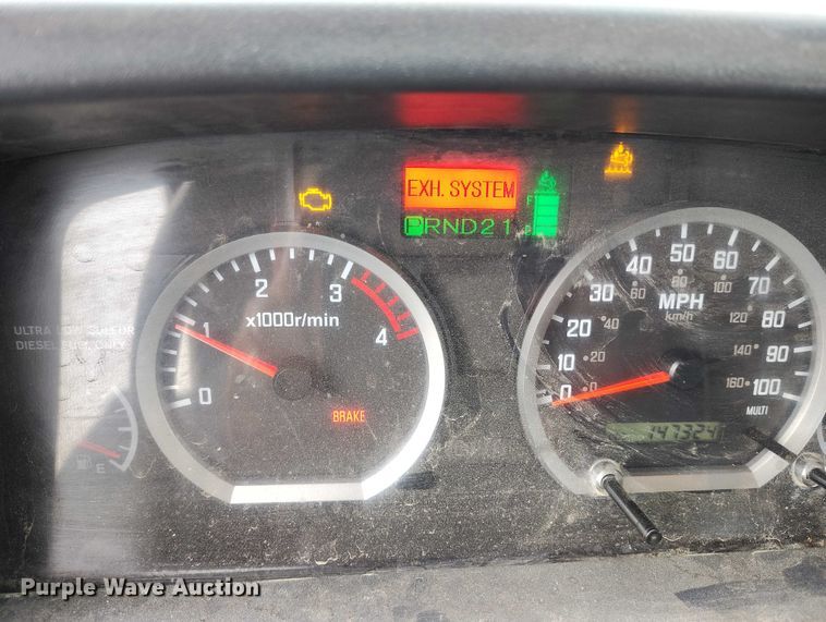 image for item IH9347 2016 Isuzu NPR-XD truck cab and chassis