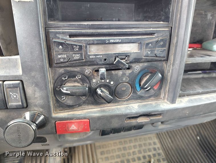 image for item IH9347 2016 Isuzu NPR-XD truck cab and chassis