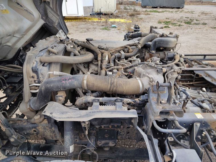 image for item IH9347 2016 Isuzu NPR-XD truck cab and chassis