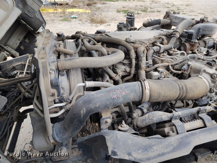 image for item IH9347 2016 Isuzu NPR-XD truck cab and chassis