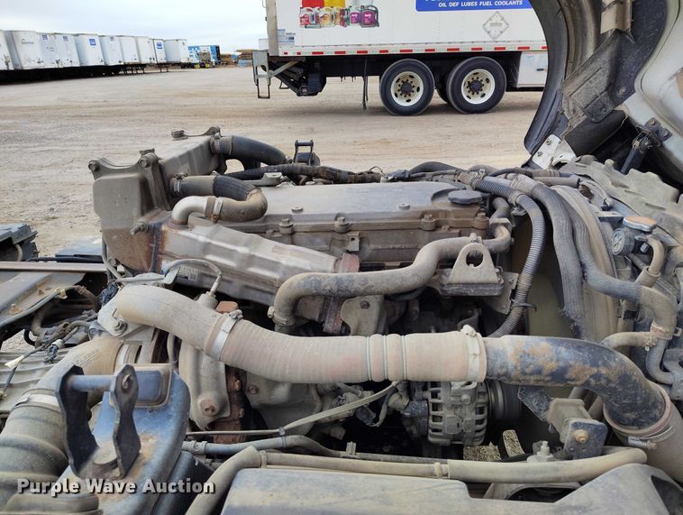 image for item IH9347 2016 Isuzu NPR-XD truck cab and chassis