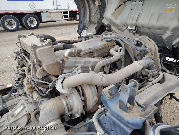 image for item IH9347 2016 Isuzu NPR-XD truck cab and chassis