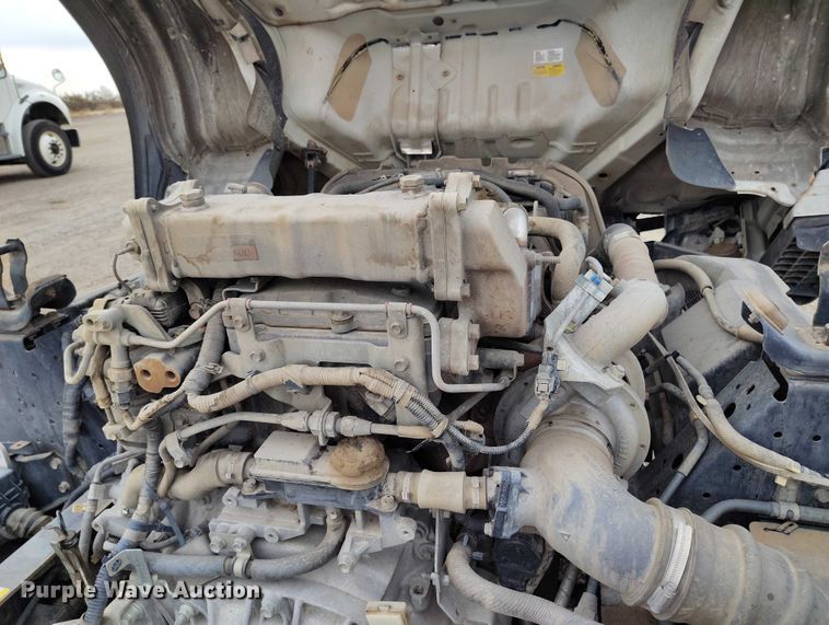 image for item IH9347 2016 Isuzu NPR-XD truck cab and chassis