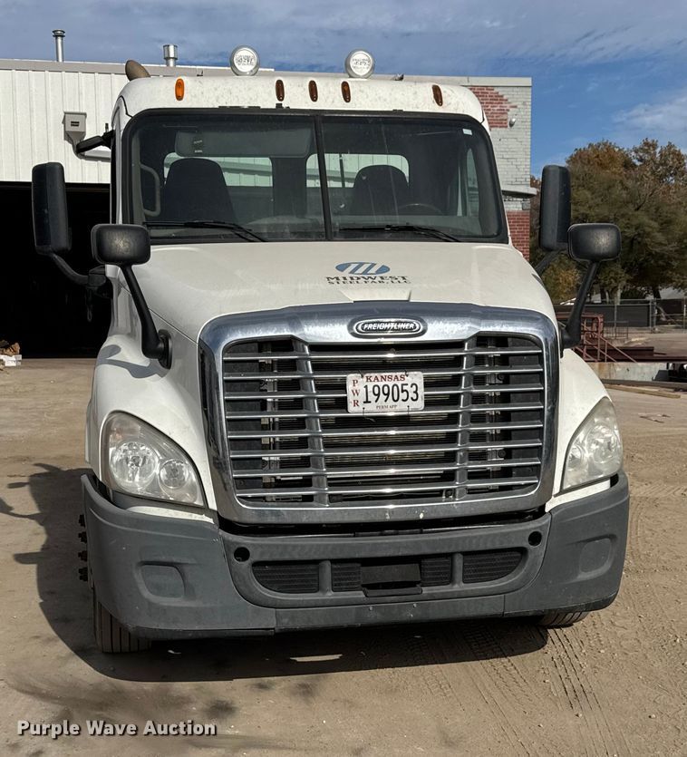 CAMIóN 2013 FREIGHTLINER