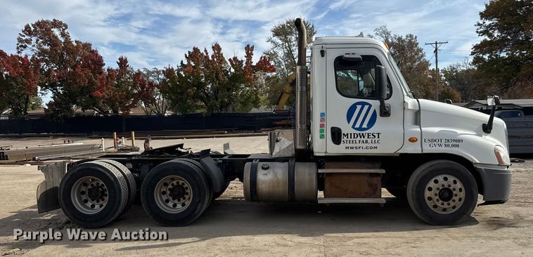 CAMIóN 2013 FREIGHTLINER