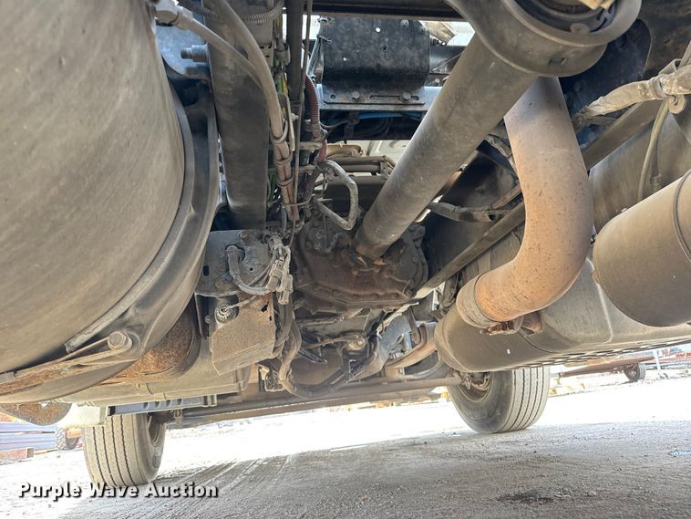 image for item NA9892 2013 Freightliner Cascadia 125 semi truck