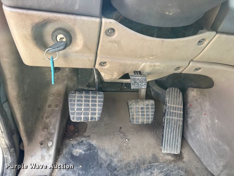 image for item NA9892 2013 Freightliner Cascadia 125 semi truck