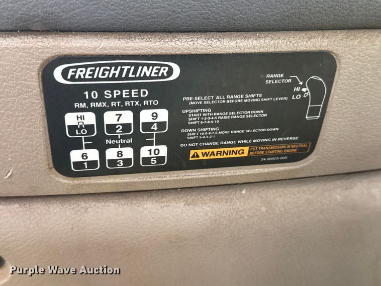 image for item NA9892 2013 Freightliner Cascadia 125 semi truck