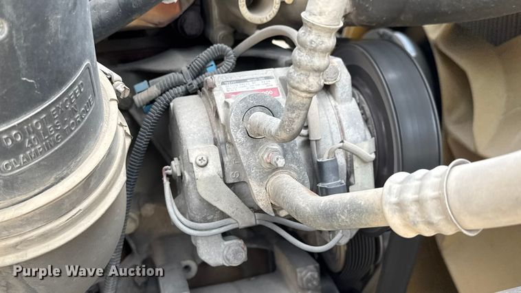 image for item NA9892 2013 Freightliner Cascadia 125 semi truck