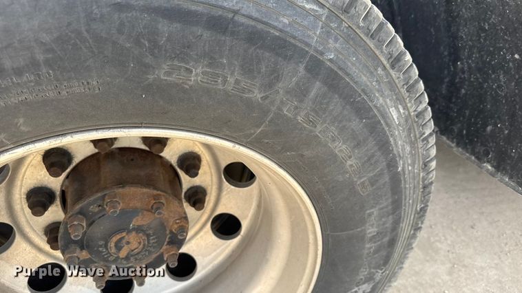 image for item NA9892 2013 Freightliner Cascadia 125 semi truck