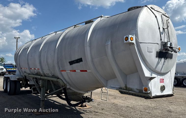 image for item NU9551 1965 Trail Master pneumatic dry bulk trailer