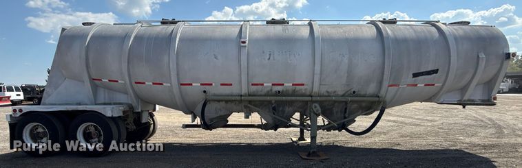 image for item NU9551 1965 Trail Master pneumatic dry bulk trailer