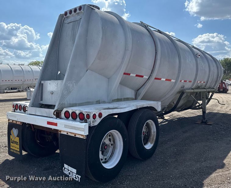 image for item NU9551 1965 Trail Master pneumatic dry bulk trailer