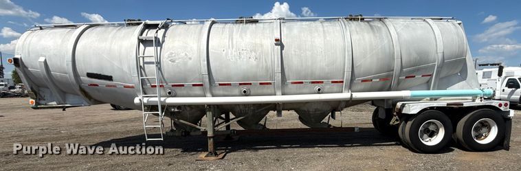 image for item NU9551 1965 Trail Master pneumatic dry bulk trailer