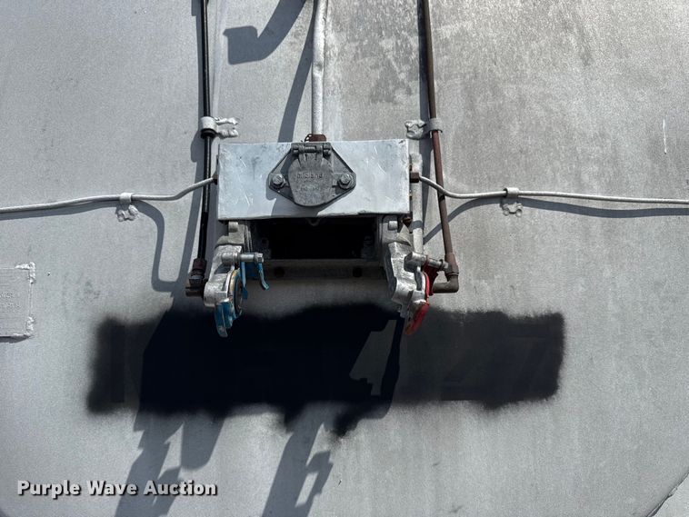 image for item NU9551 1965 Trail Master pneumatic dry bulk trailer